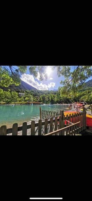 Studio Auron Luaran gambar